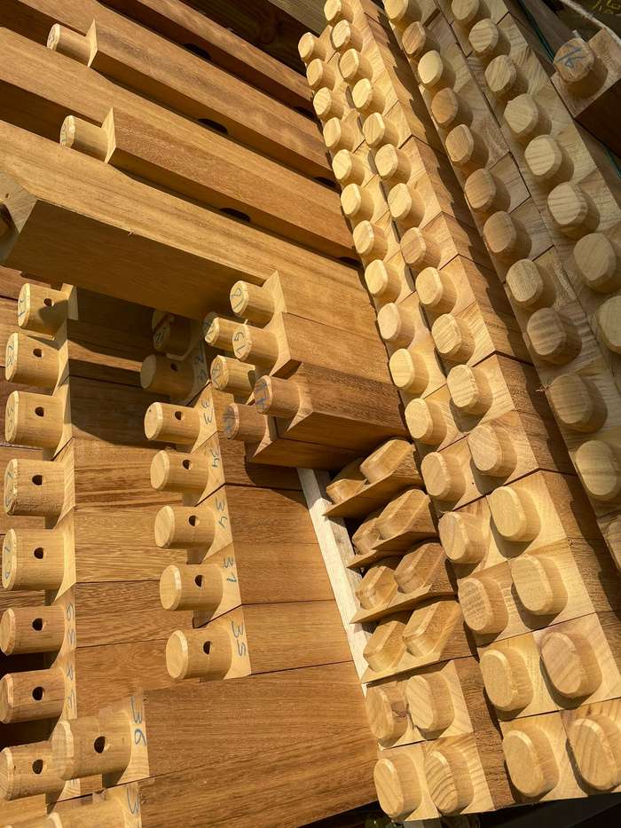 Tenons taillés en série