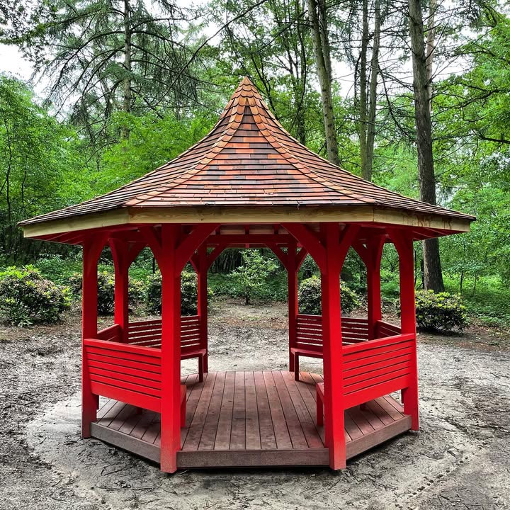 Kiosque à charpente octogonale courbe — Genappe