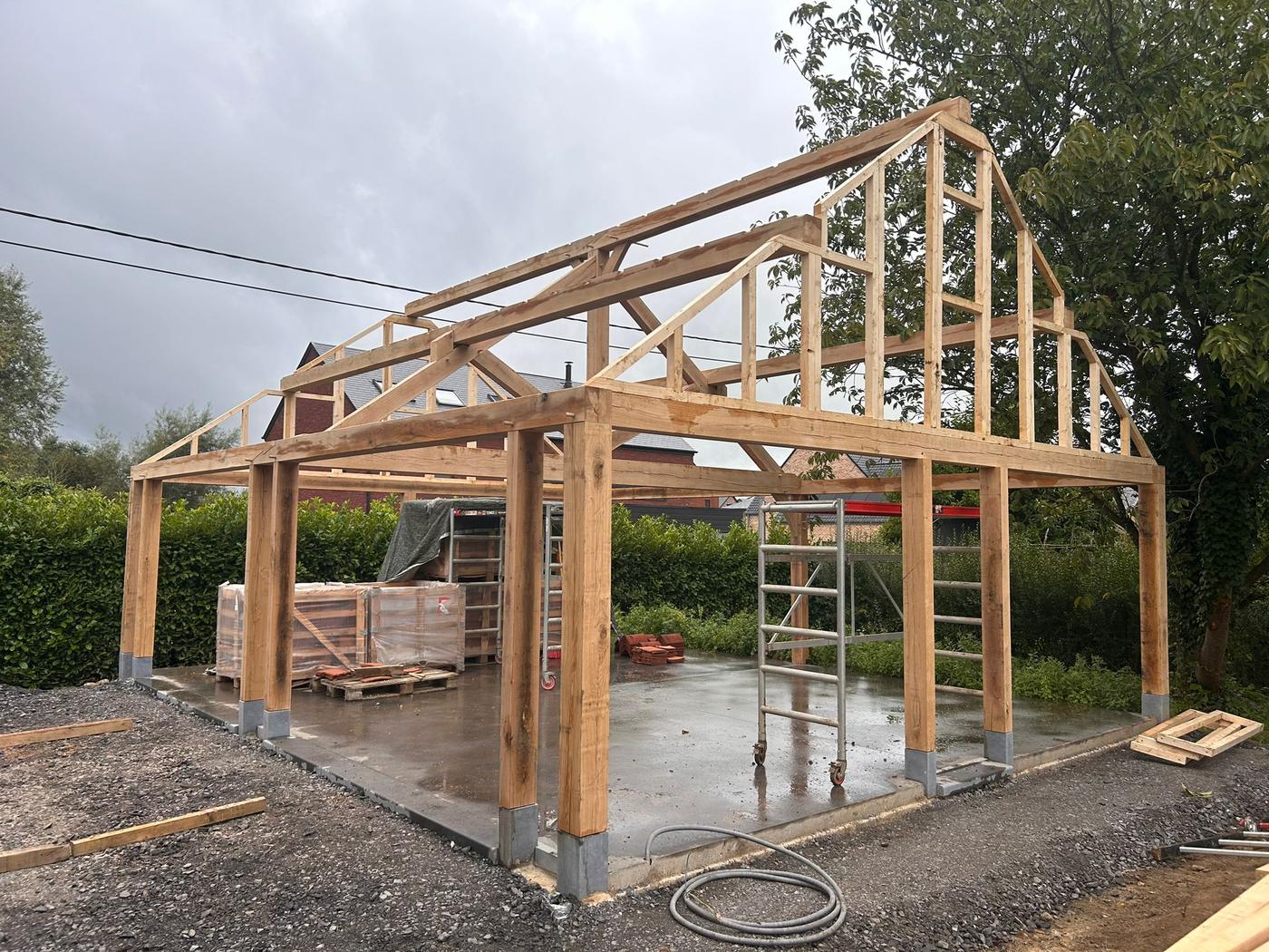 Annexe à croupes et carport en chêne — La Bruyère — étape 3