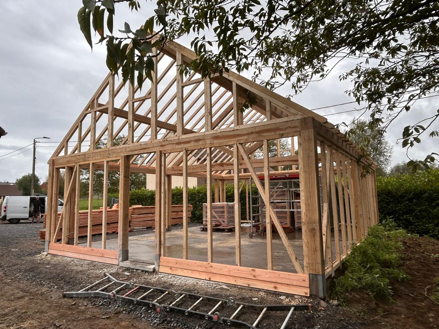 Annexe à croupes et carport en chêne — La Bruyère — étape 3