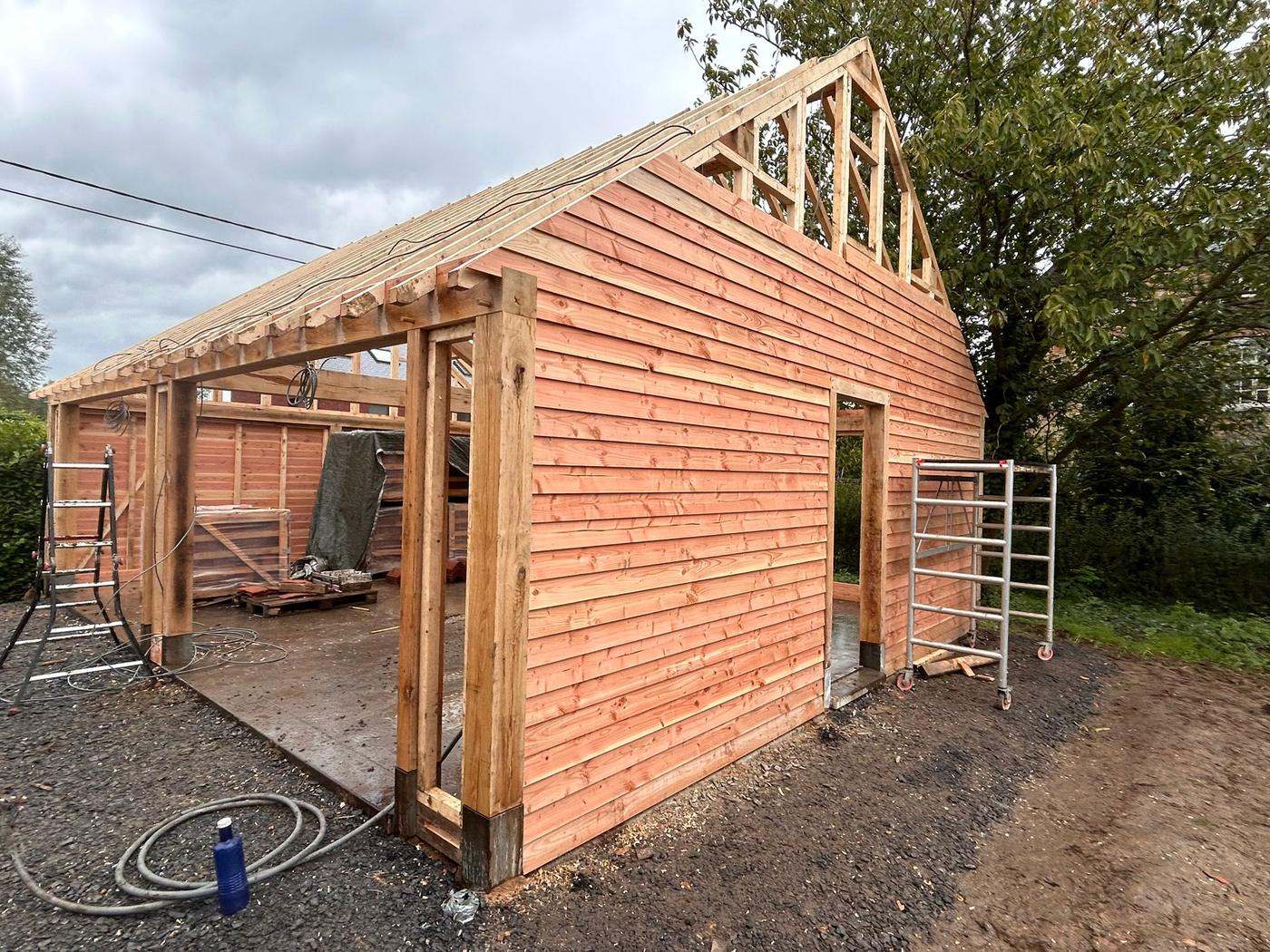Annexe à croupes et carport en chêne — La Bruyère — étape 3