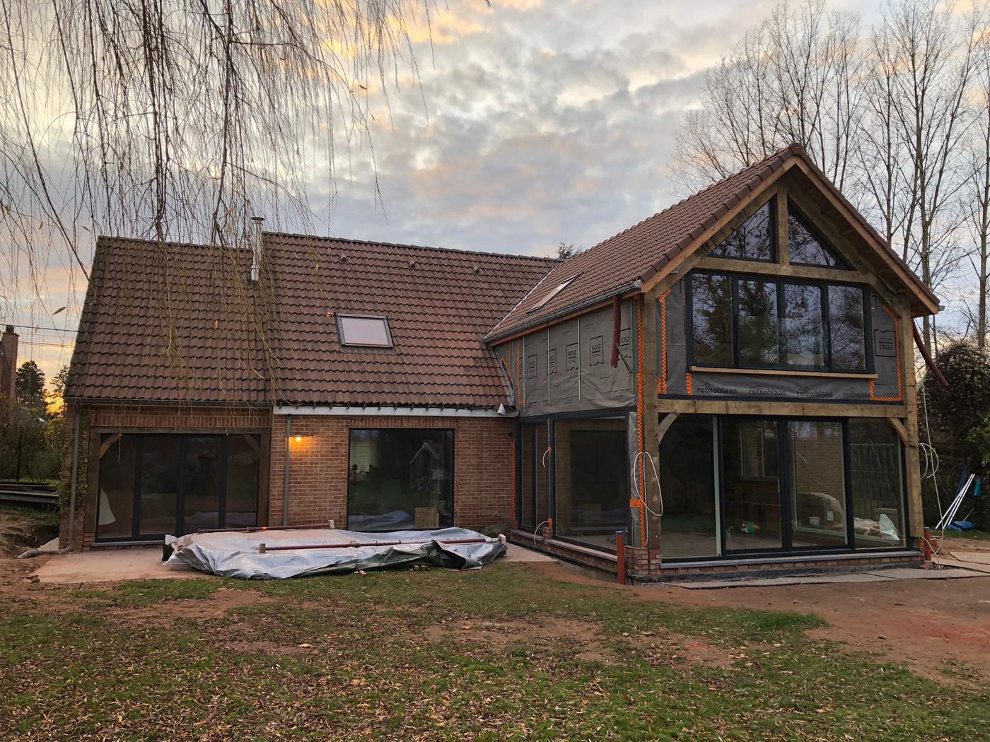 Annexe en chêne aux pignons vitrés — Brabant wallon — étape 2