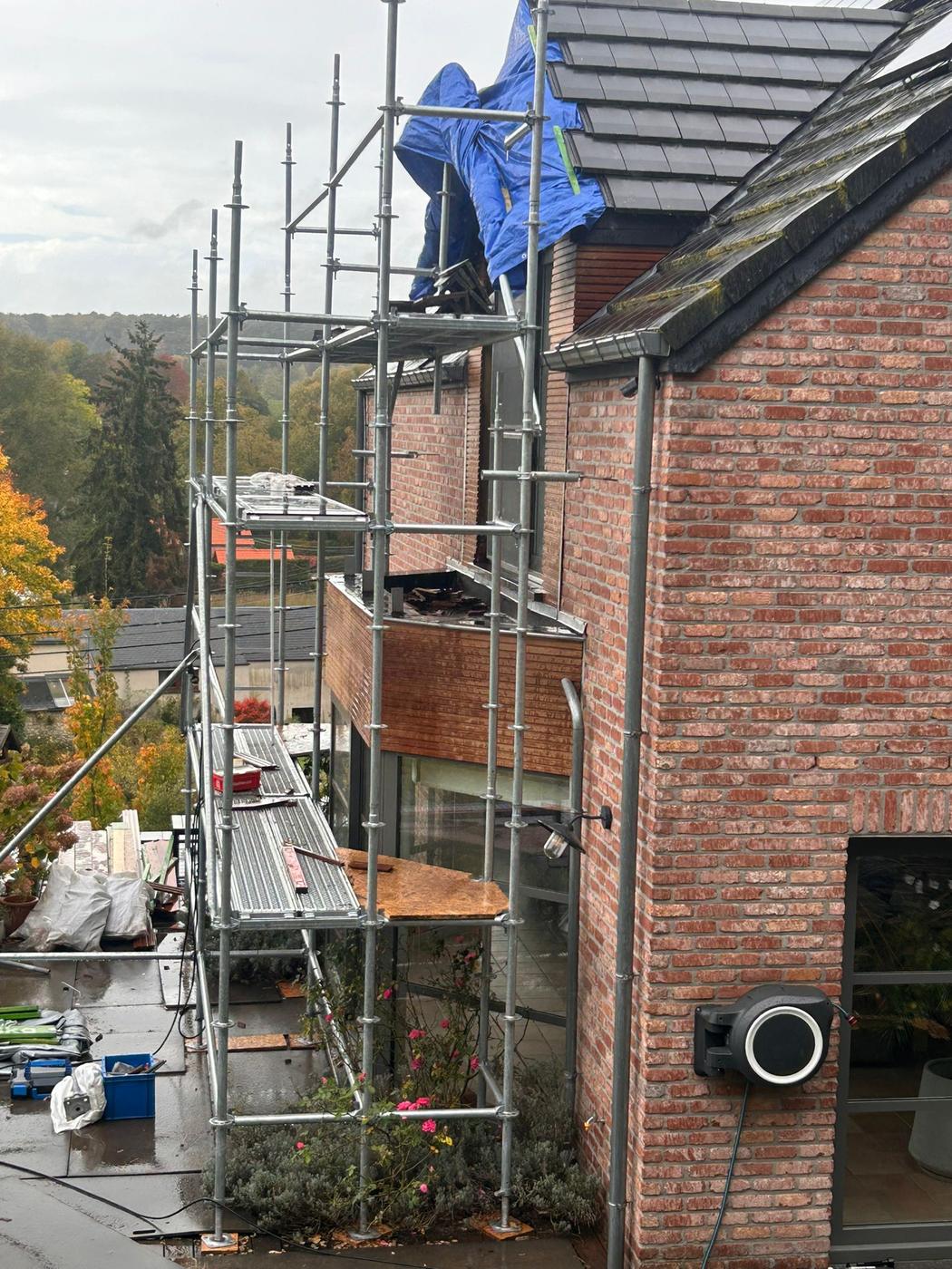 Auvent en chêne puis bow-window habillé — Grez-Doiceau — étape 3