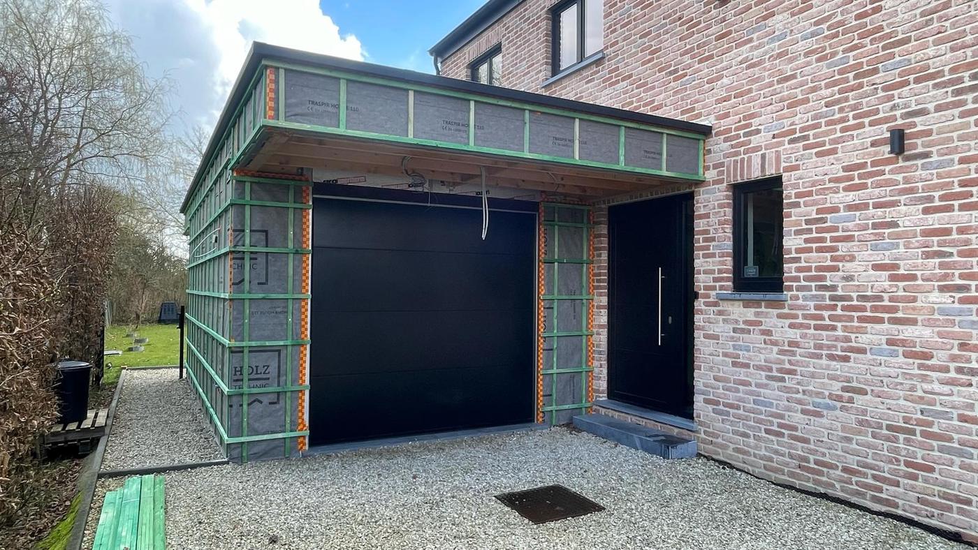 Bardage vertical d’un garage — Ottignies-Louvain-la-Neuve — étape 1