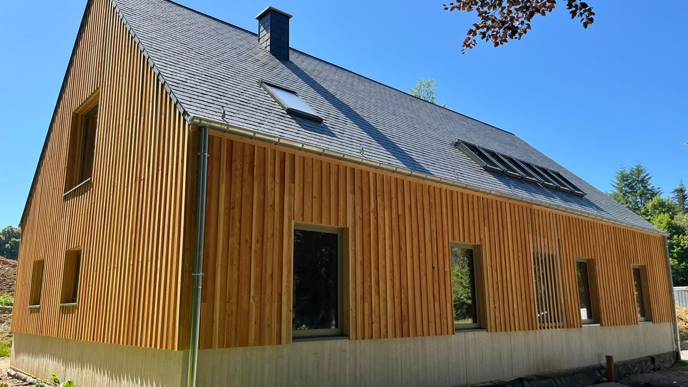 Bâtiments en CLT et mélèze — Couvin — étape 2