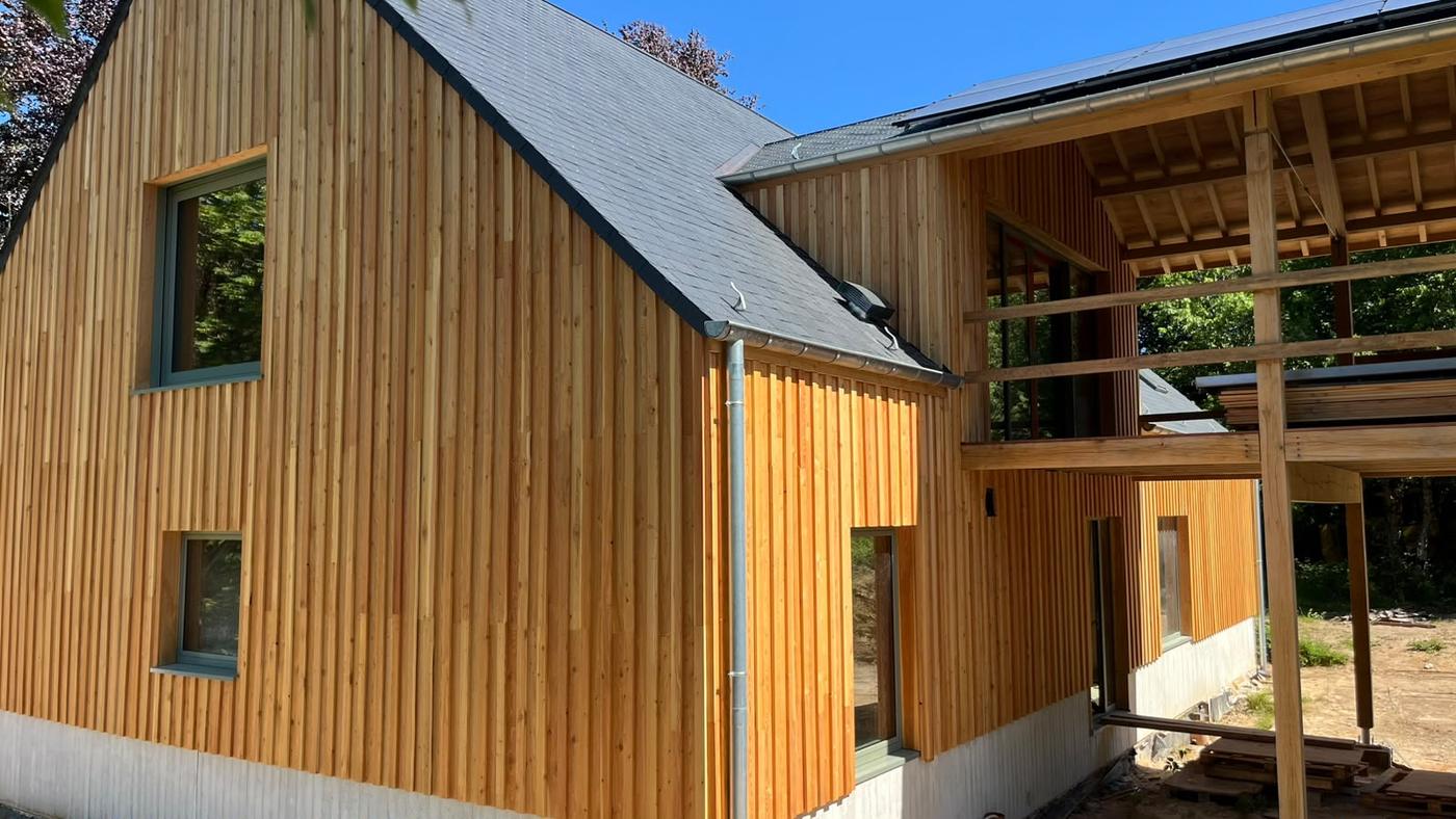 Bâtiments en CLT et mélèze — Couvin — étape 2