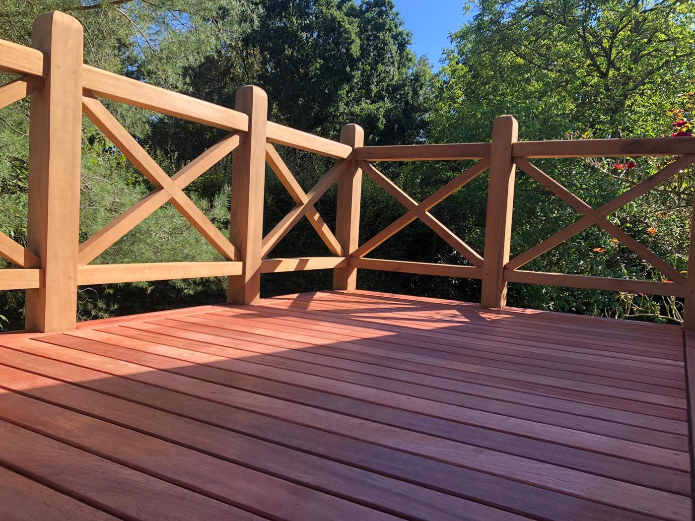 Escalier extérieur et balcon en iroko — Chaumont-Gistoux — étape 2