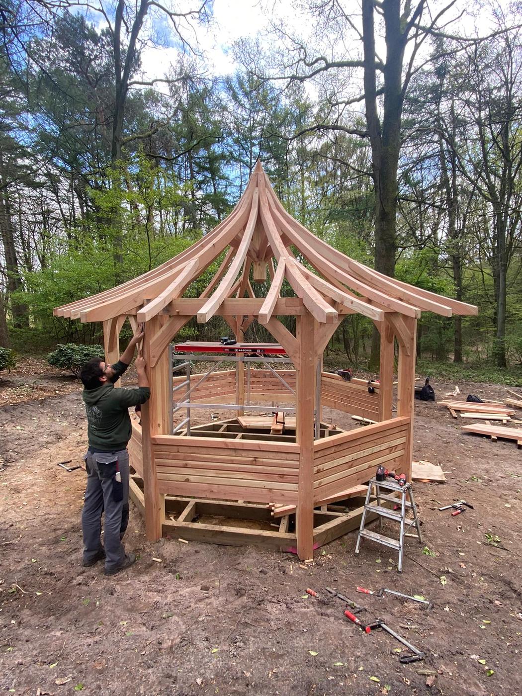 Kiosque à charpente octogonale courbe — Genappe — étape 2