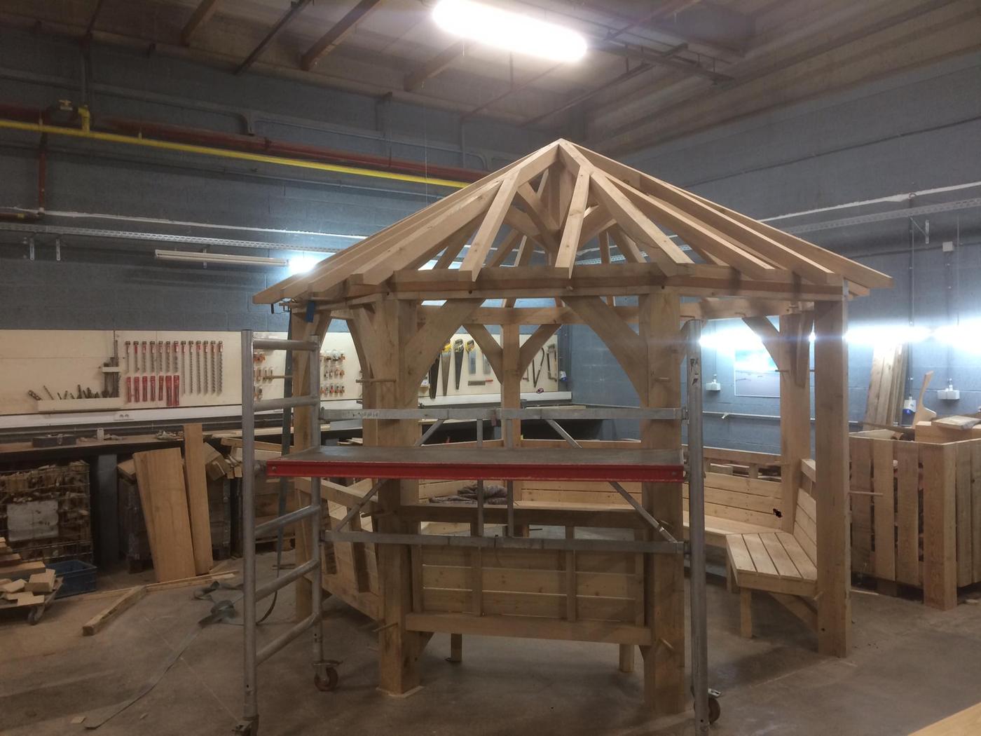 Kiosque octogonal de Schola Nova — Incourt — étape 1