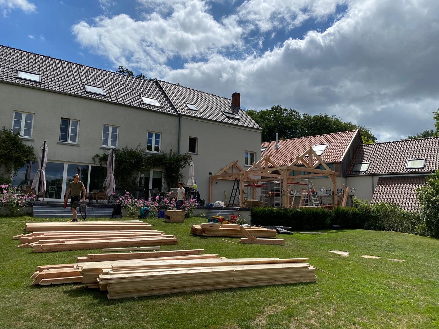 Terrasse couverte à fermes apparentes — Chastre — étape 1