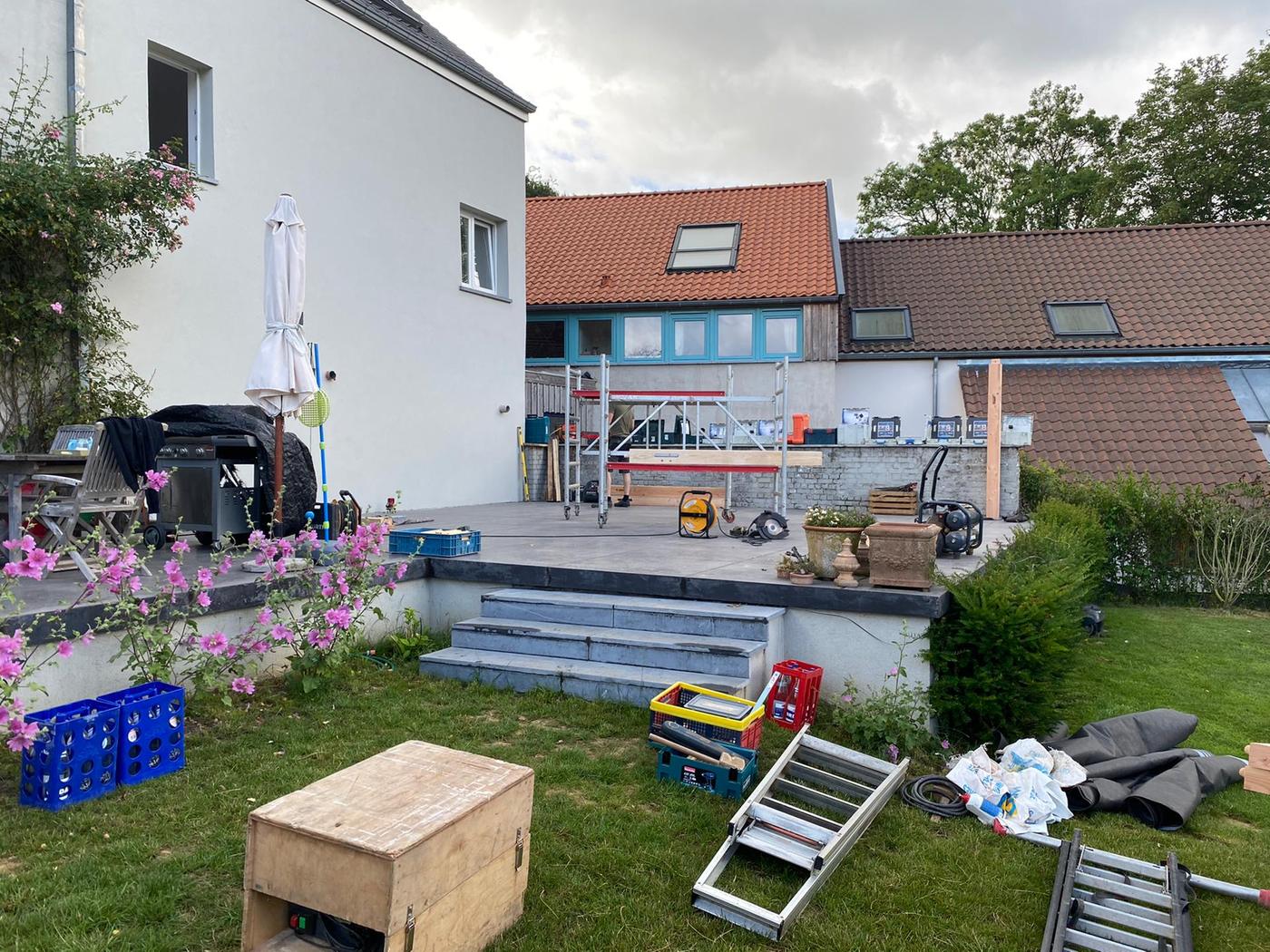 Terrasse couverte à fermes apparentes — Chastre — étape 1