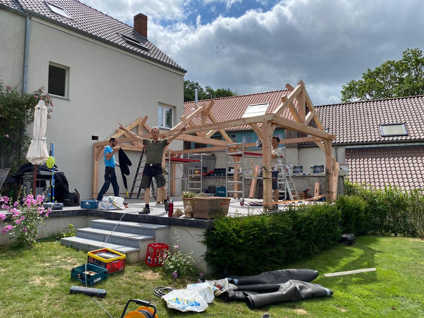Terrasse couverte à fermes apparentes — Chastre — étape 1