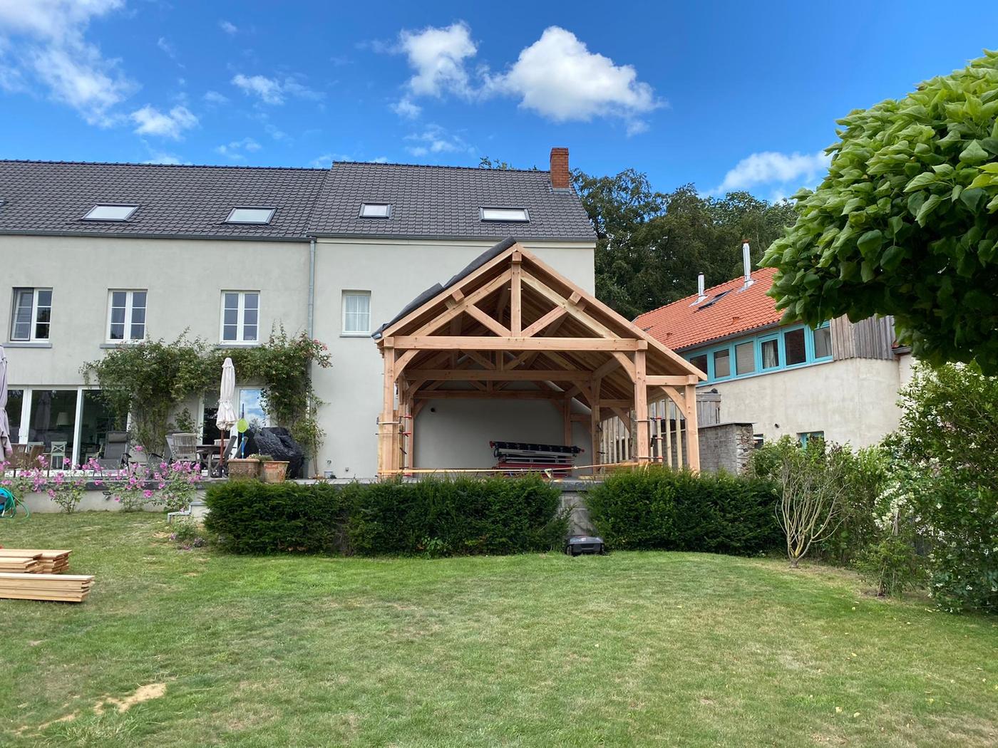 Terrasse couverte à fermes apparentes — Chastre — étape 1