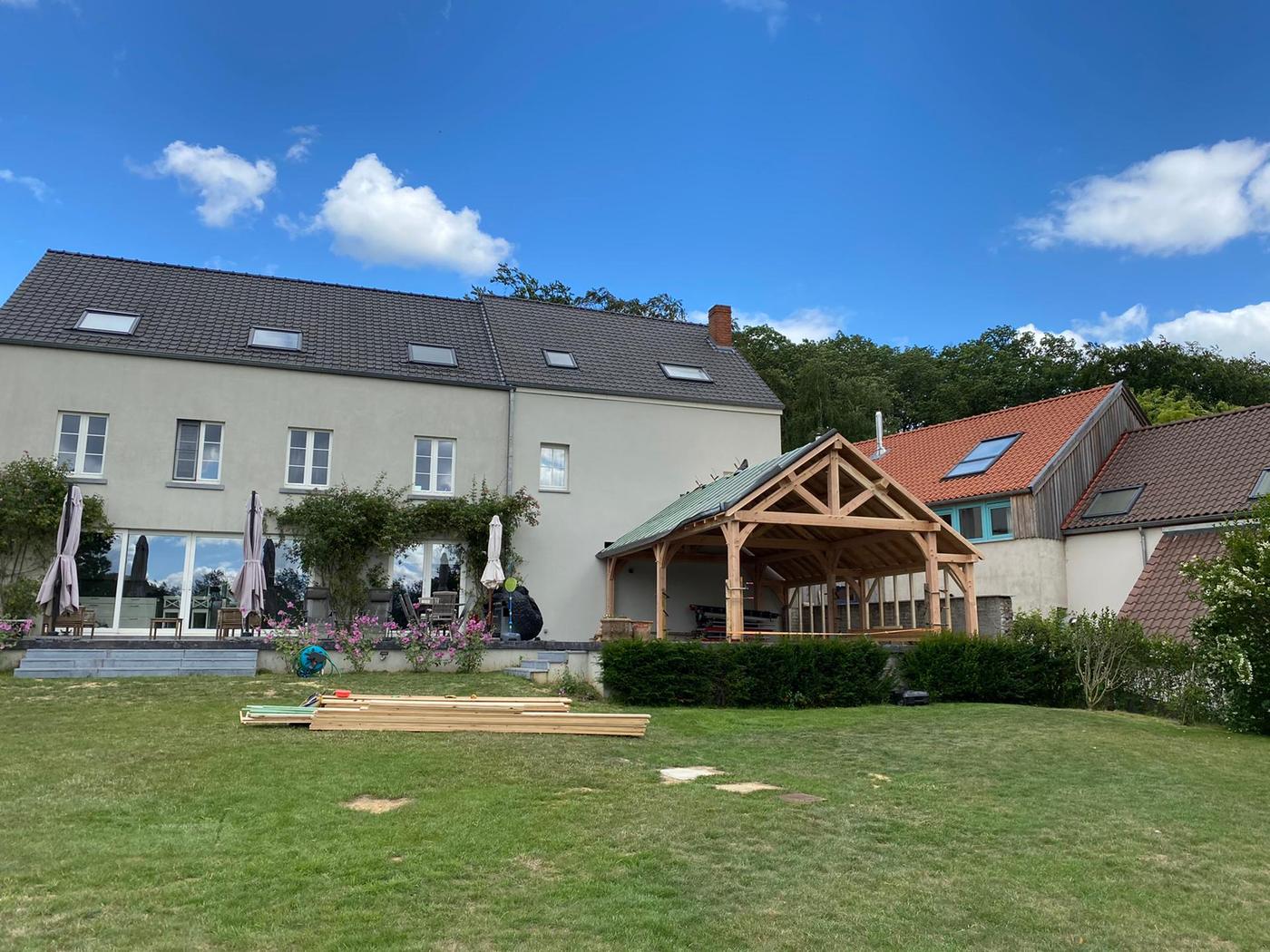 Terrasse couverte à fermes apparentes — Chastre — étape 1