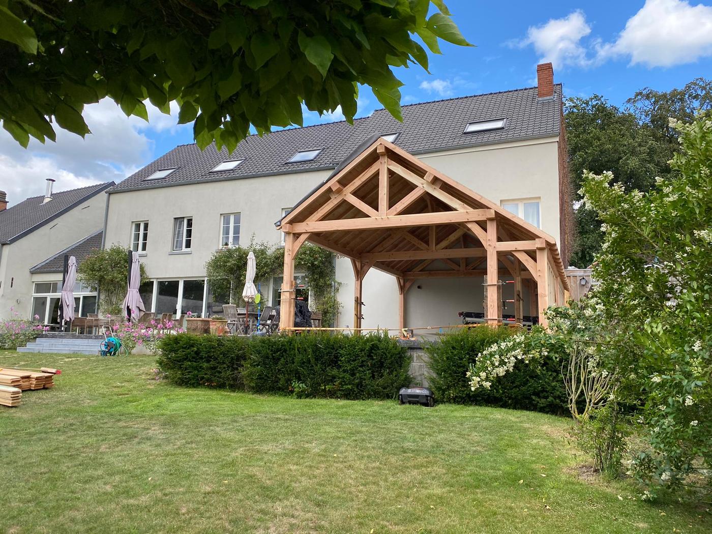 Terrasse couverte à fermes apparentes — Chastre — étape 1